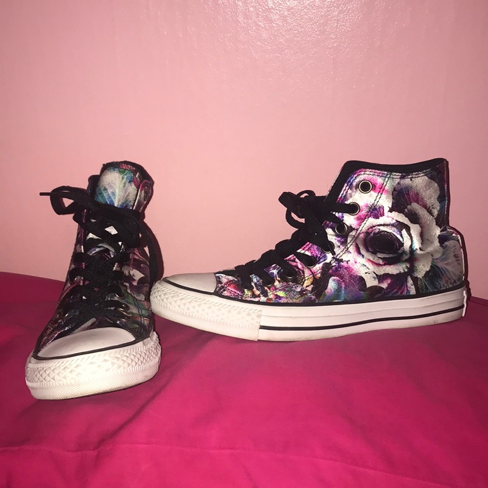 Floral Converse